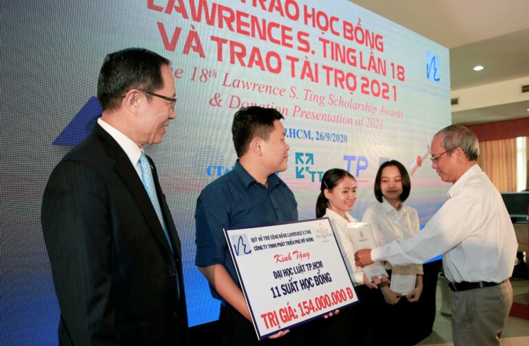 The 20th Lawrence S. Ting Scholarship: More than VND 8.28 billion to support excellent students who overcome difficulties