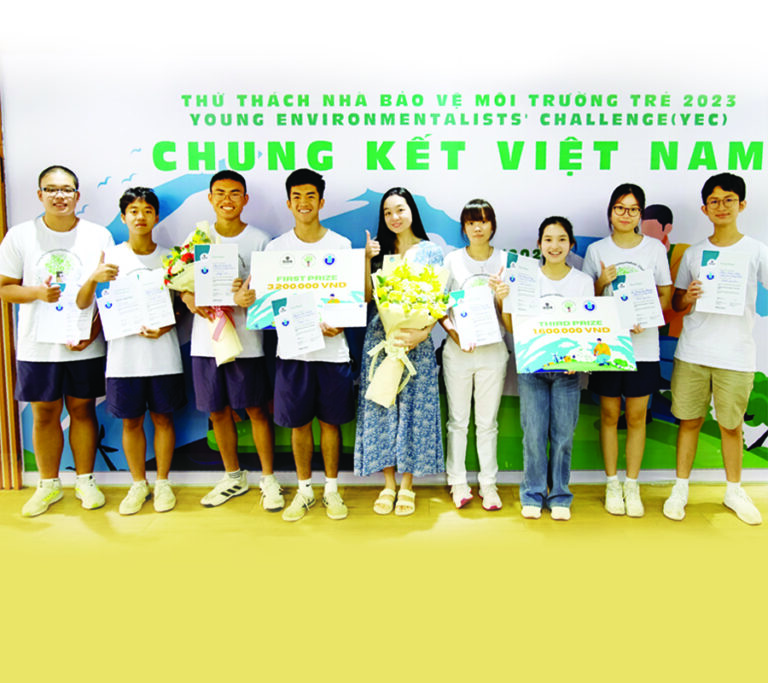 Vietnamese students win first prize in international environmental competition