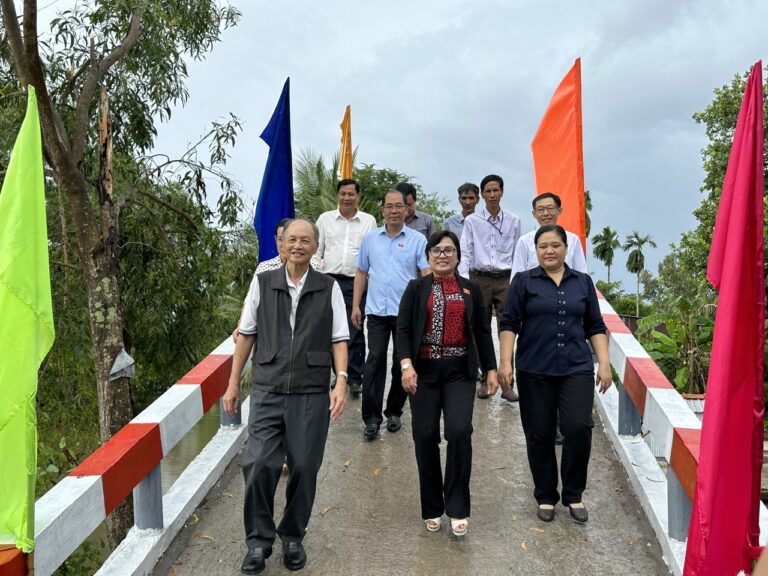 Quỹ Đinh Thiện Lý tài trợ xây cầu nông thôn tại Kiên Giang