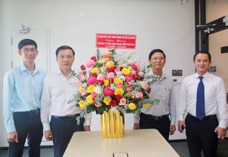 The Vietnam Fatherland Front Committee – HCMC extends congratulations to Phu My Hung