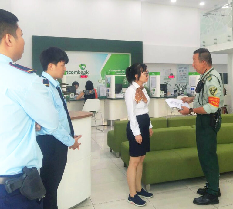 Bảo vệ Phú Mỹ Hưng tăng cường hỗ trợ an ninh các ngân hàng