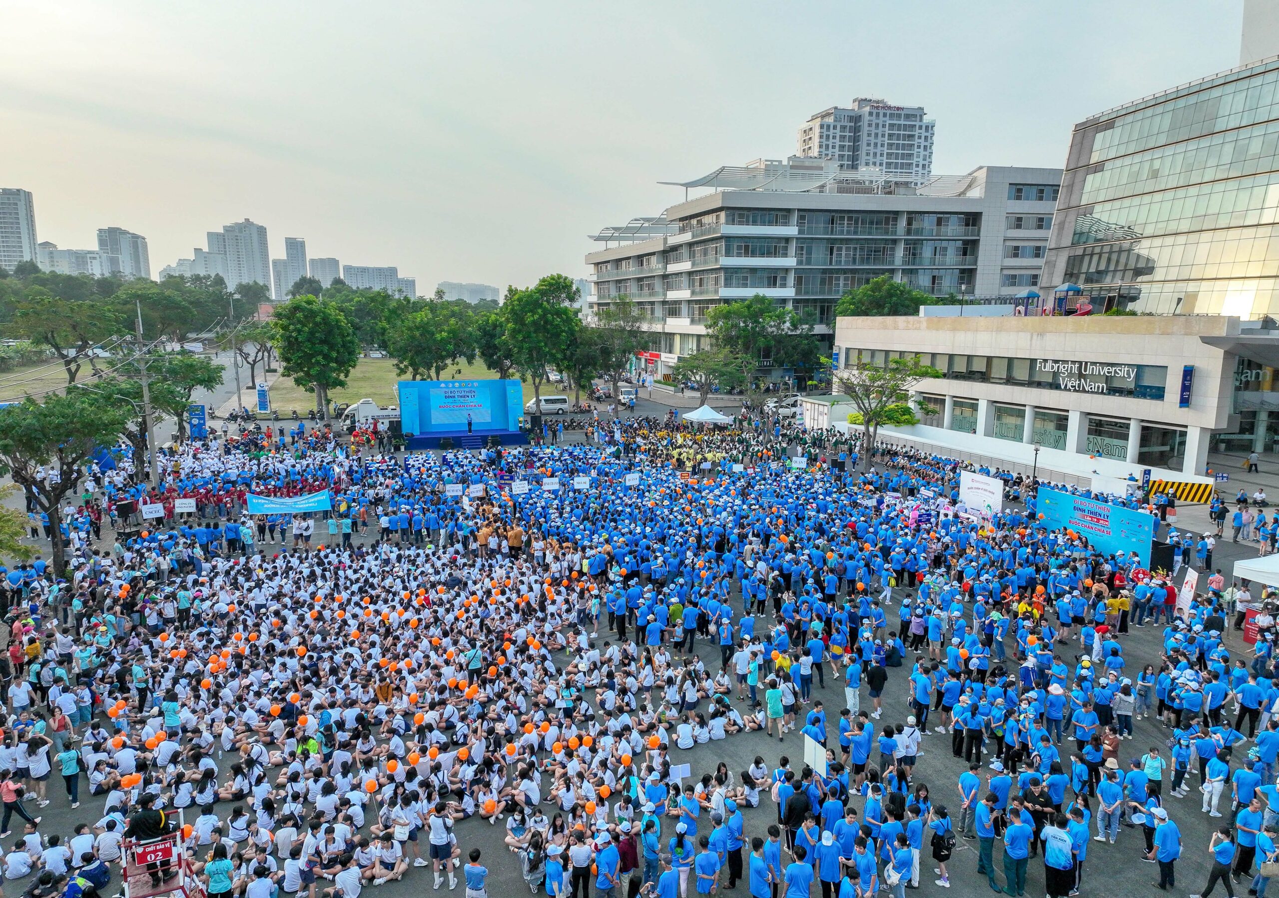 Hơn 7.000 người tham gia đi bộ Đinh Thiện Lý lần 19-2024
