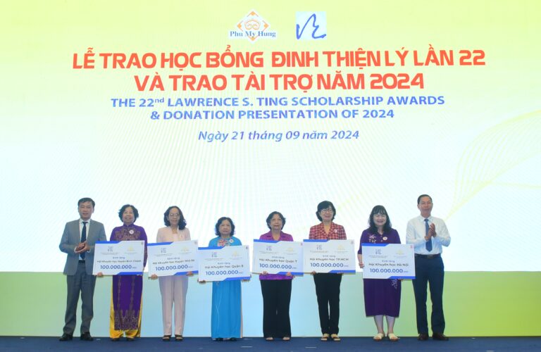 Công ty Phú Mỹ Hưng tiếp tục trao học bổng trên khắp cả nước