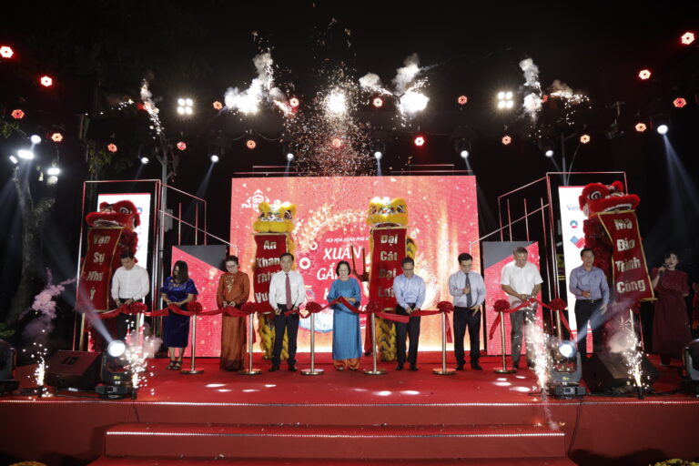 Khai mạc Hội hoa xuân Phú Mỹ Hưng Tết Bính Ngọ 2026