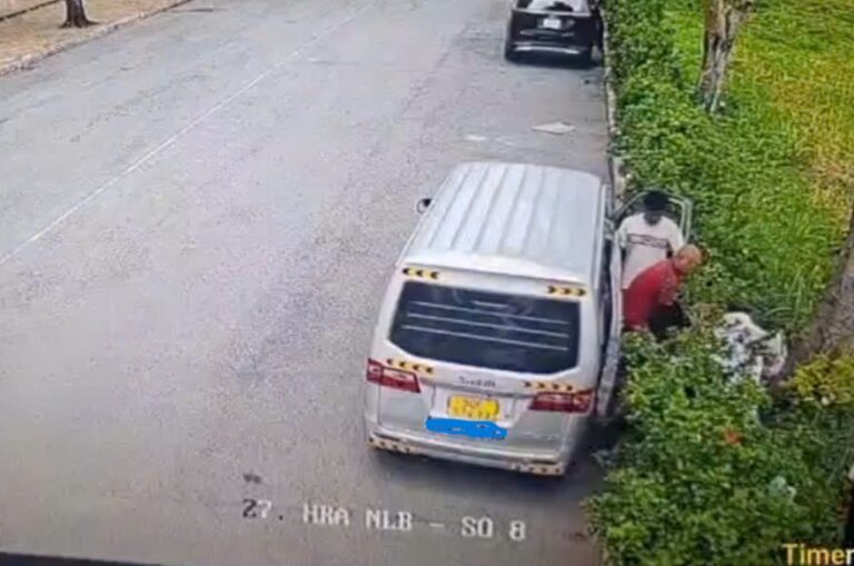 Bị phạt tiền vì đổ rác không đúng nơi quy định